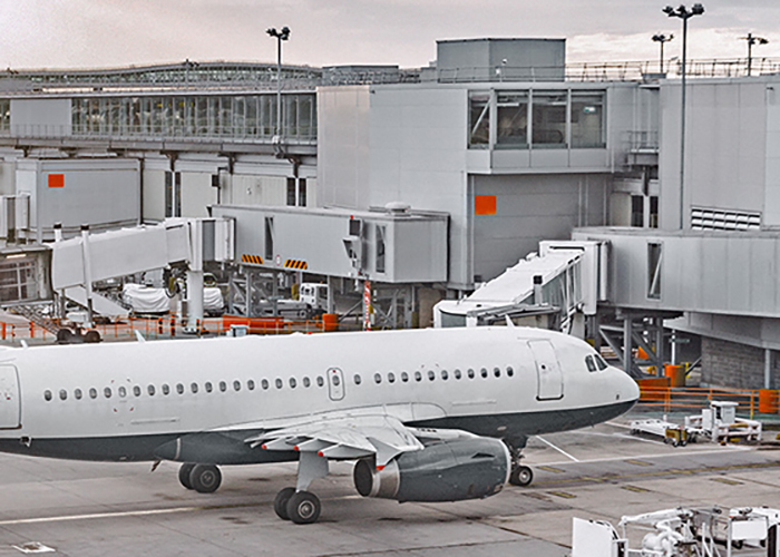 Airport_shutterstock_1028090509_bearb_700x500px